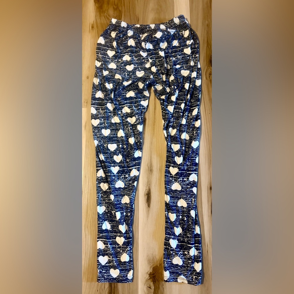 Women’s Blue and White Heart Patterned Leggings